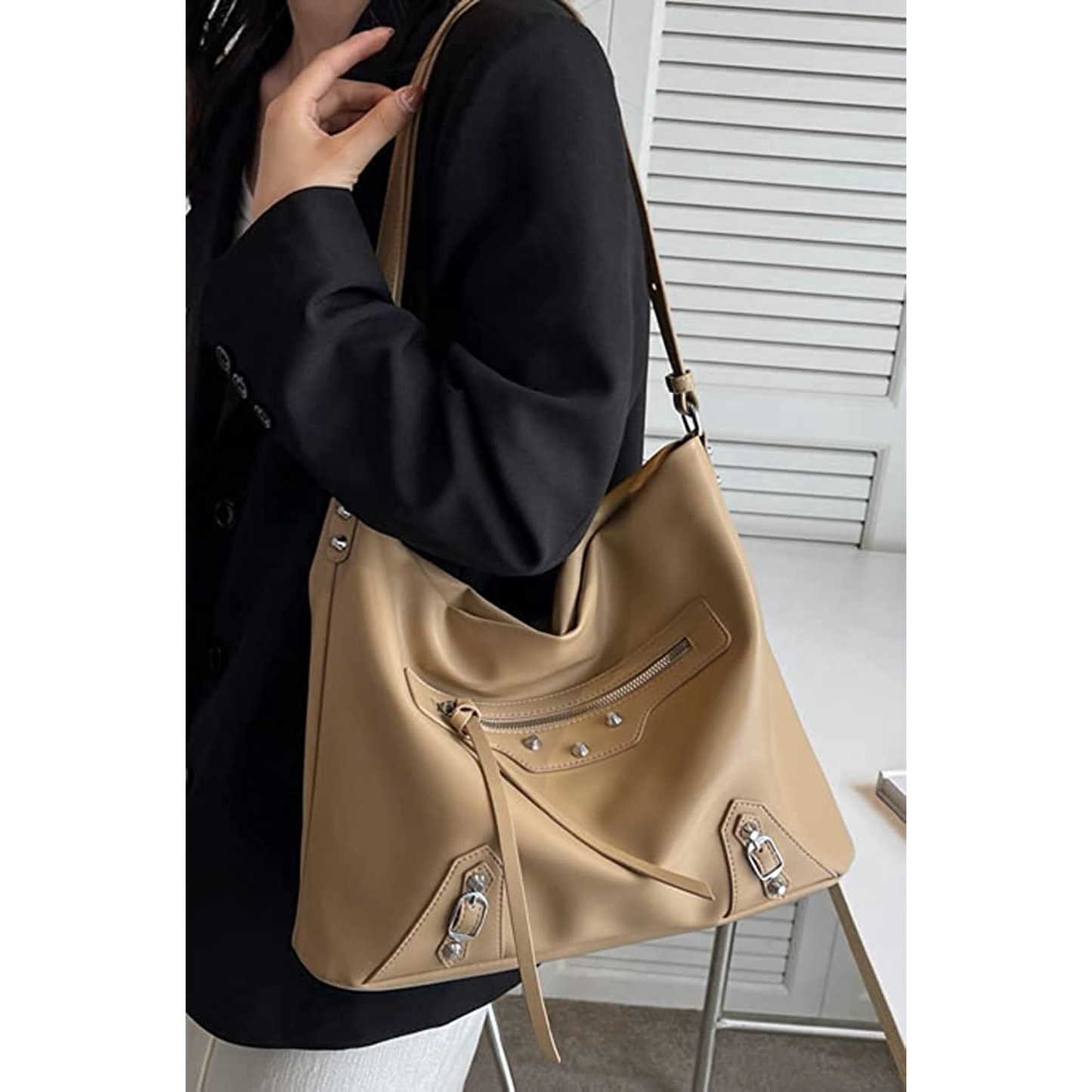 Rivet Tote Bag Underarm Bag