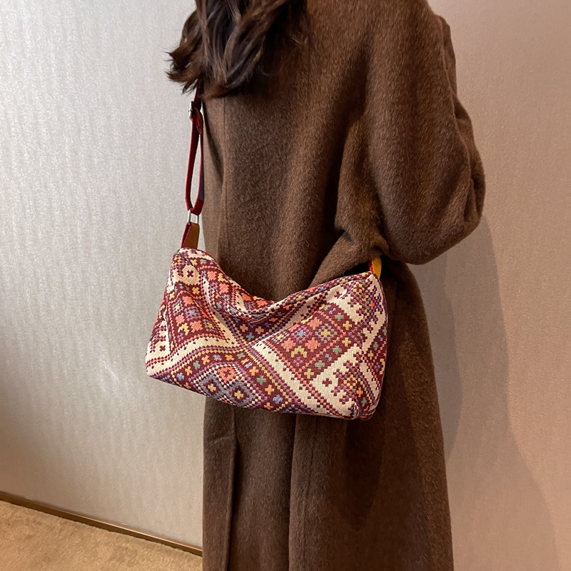 Texture Trendy One-Shoulder Bag