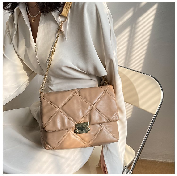 Lingge chain texture western style bag women's new fashion one-shoulder women's bag simple messenger hand-held small square bag