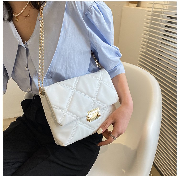 Lingge chain texture western style bag women's new fashion one-shoulder women's bag simple messenger hand-held small square bag